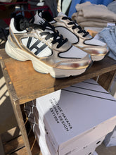Load image into Gallery viewer, Vintage Havana Dash Black & Gold Sneaker