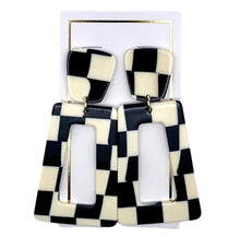 Load image into Gallery viewer, Kennedy Linny Earrings