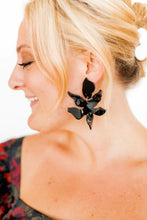 Load image into Gallery viewer, New Linny Flora Earrings