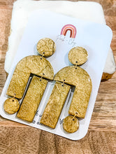 Load image into Gallery viewer, Park &amp; Clay Earrings
