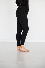 Load image into Gallery viewer, Essential Solid Leggings
