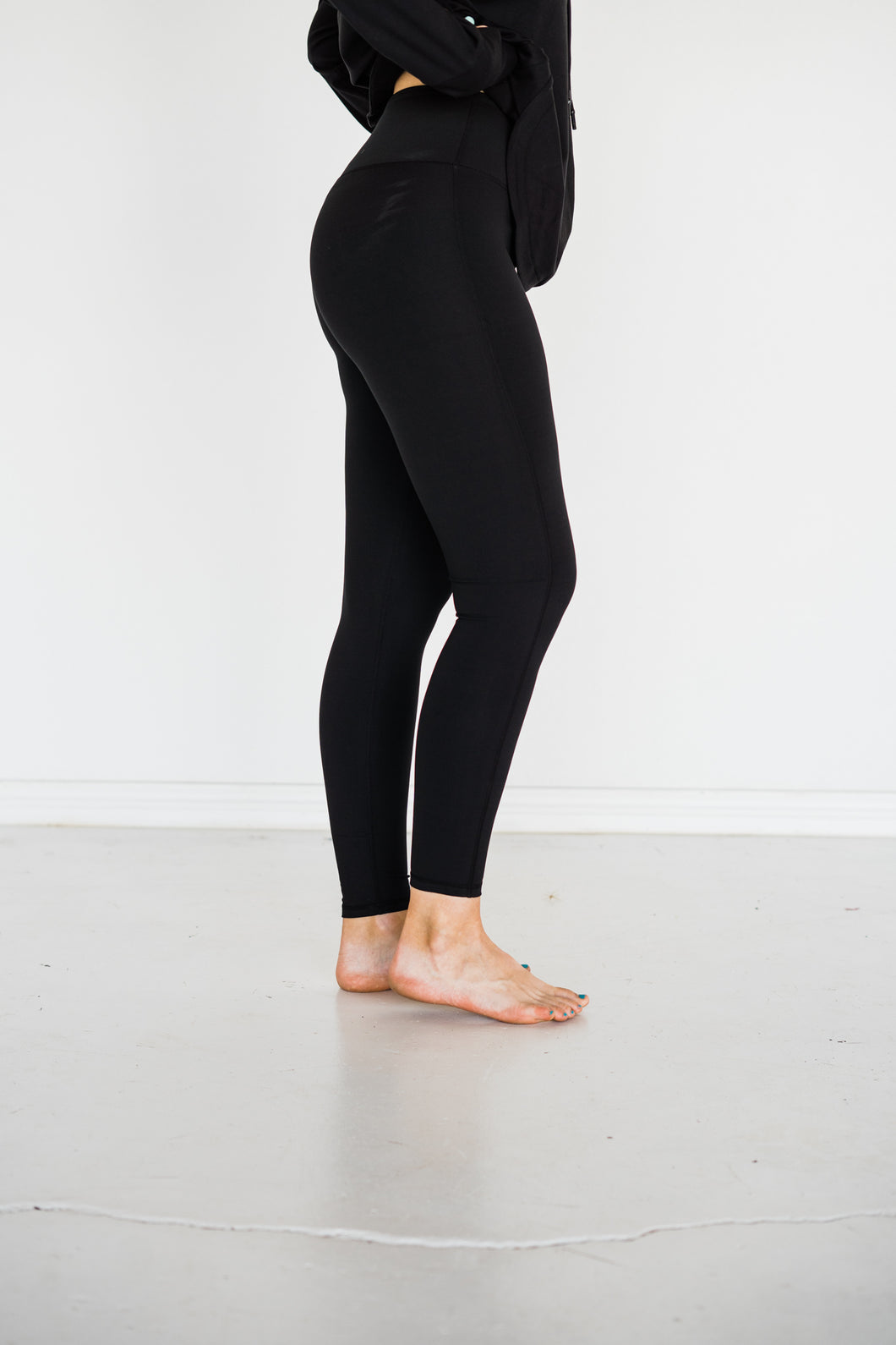 Essential Solid Leggings