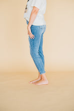 Load image into Gallery viewer, Gabby Boyfriend Jeans
