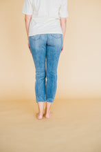 Load image into Gallery viewer, Gabby Boyfriend Jeans
