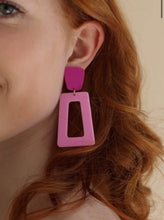 Load image into Gallery viewer, Kennedy Two Tone Linny Earrings
